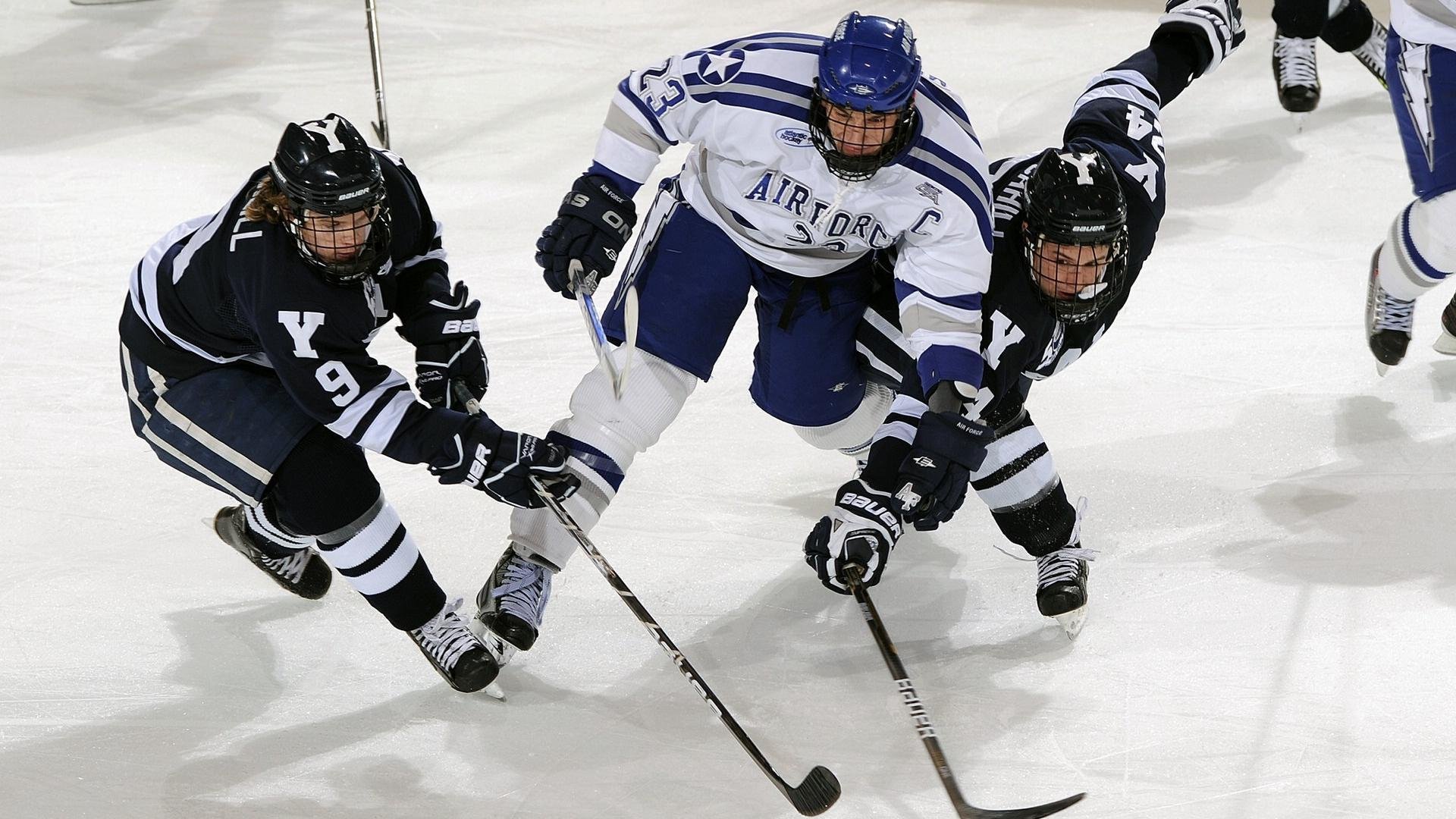 开云体育APP下载-克莱·汤普森，涅槃重生的三分雨，浇灭质疑的季后赛之夜