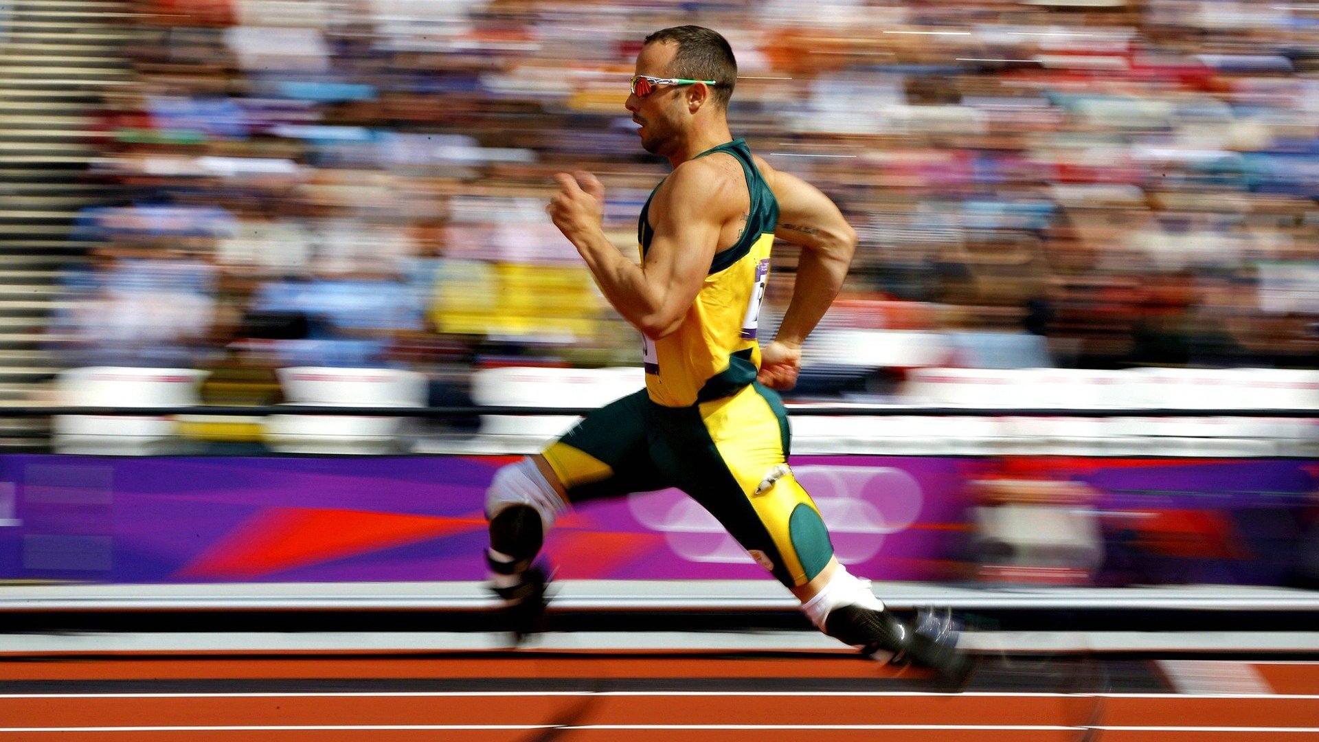 F1新赛季揭幕战之夜，阿克连续得分拉开差距，独一档的统治力如何炼成？